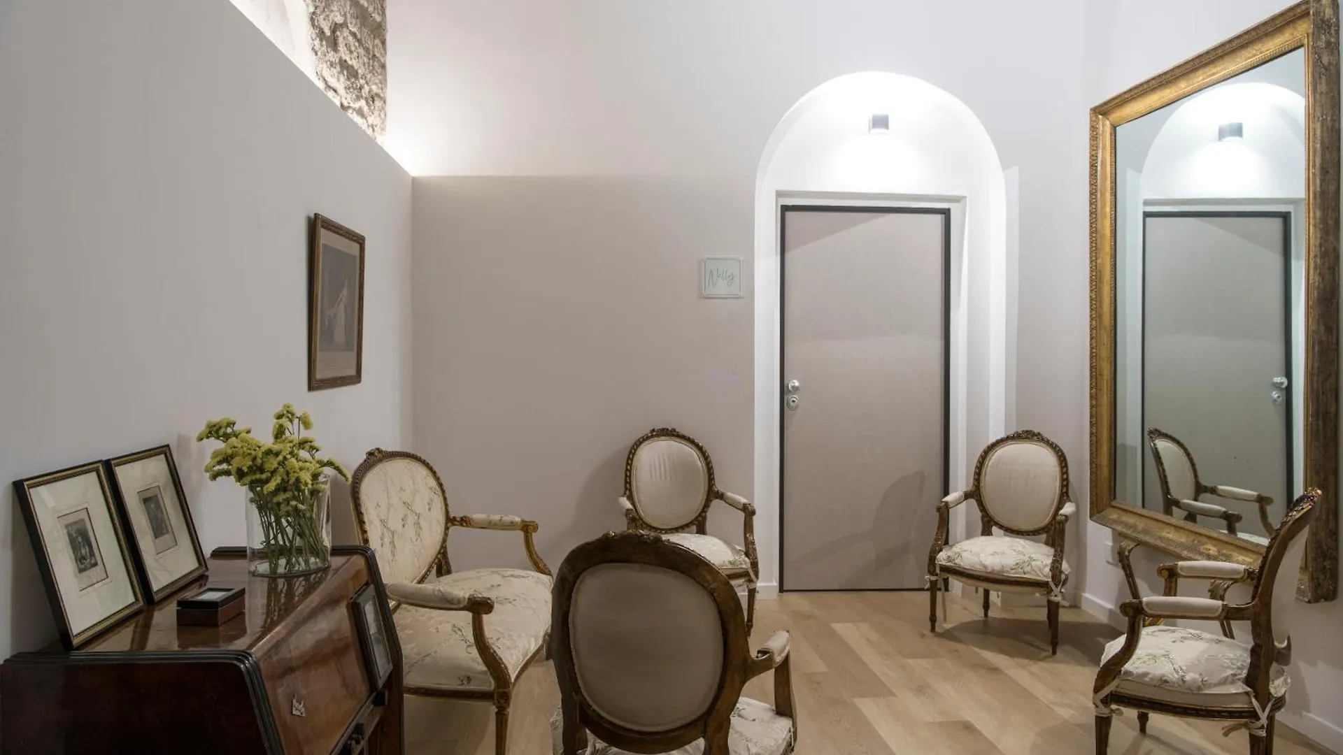 La Casa Di Nelly Boutique Apartment Napoli 0*, Naples