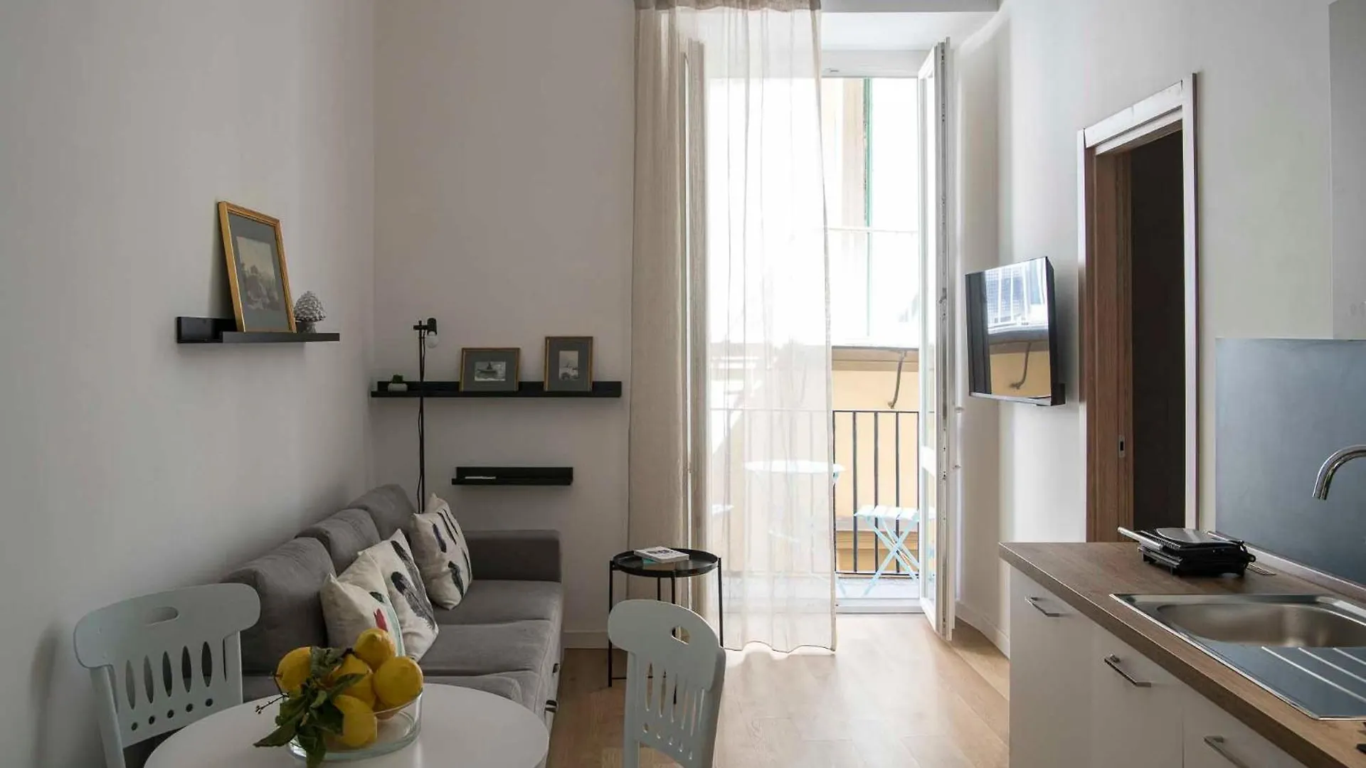La Casa Di Nelly Boutique Apartment Napoli 0*,  Italia